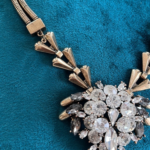 💥SALE💥STATEMENT Necklace with large clear and gray tone crystals - Picture 5 of 6